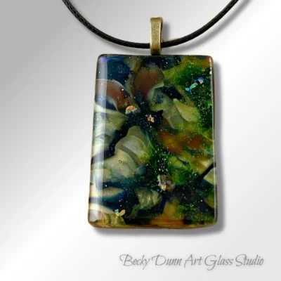 1256 W aventurine green rectangle front close